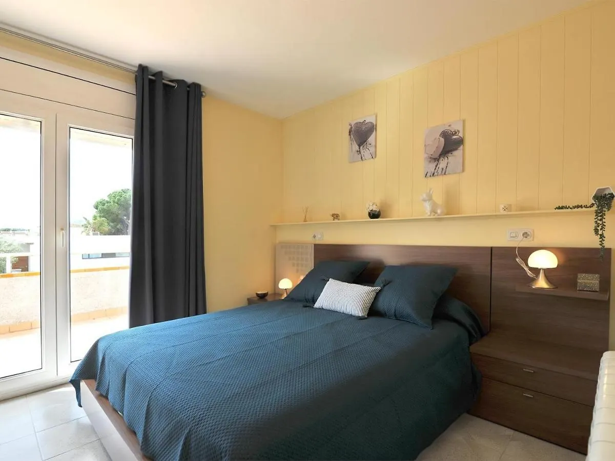 Gerkens, Bonita Casa De Tres Dormitorios Con Piscina Comunitaria En Escala L'Escala Spain