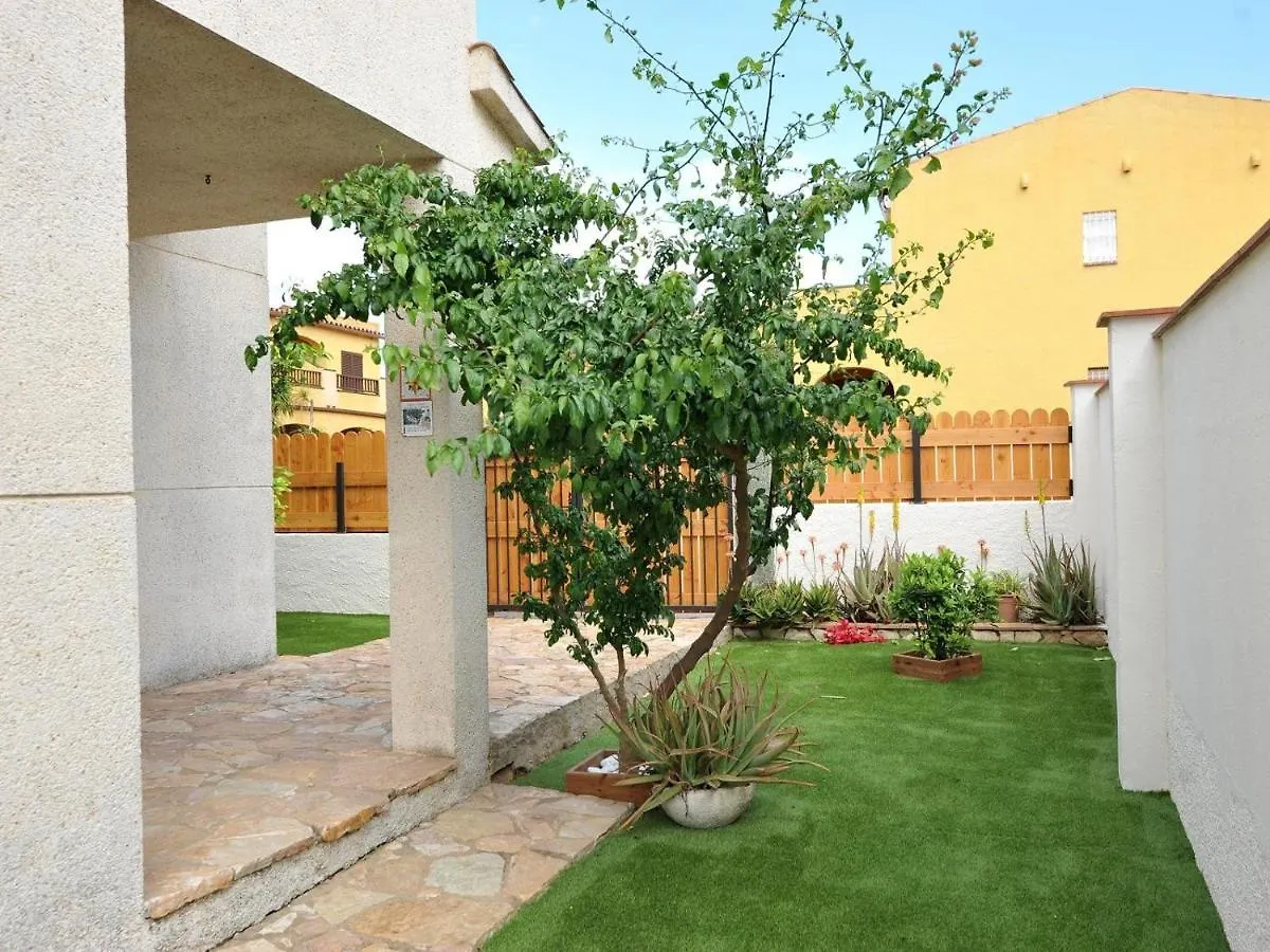 Nyaraló Gerkens, Bonita Casa De Tres Dormitorios Con Piscina Comunitaria En Escala L' Escala